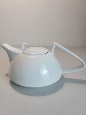 Tannex White Tie Cogsworth Teapot W/Lid& Infuser Porcelain Modern Aesthetic 9.5"